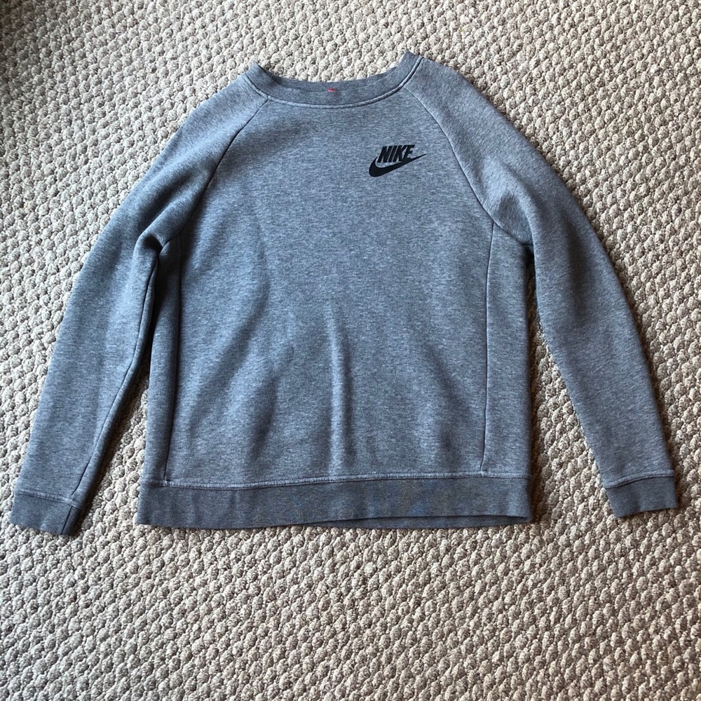 Nike size medium gray crew neck sweatshirt